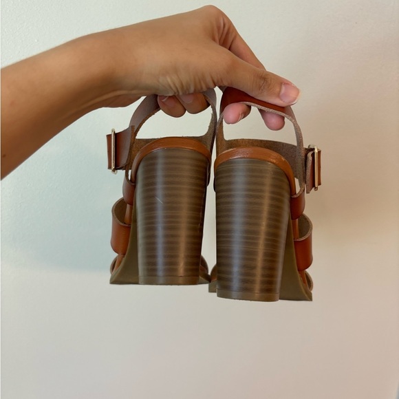 Ols Navy Brown Block Heels with Gold Buckle - Size 7 1/2 - Picture 5 of 5